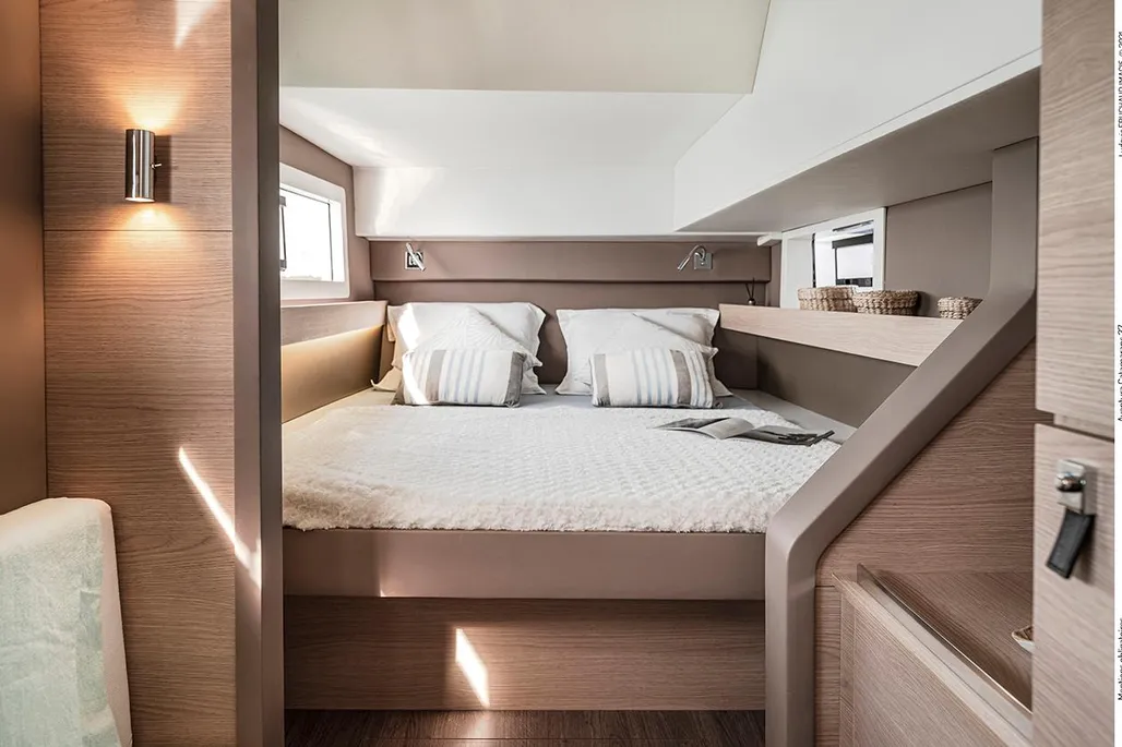 Camarote interior del catamarán