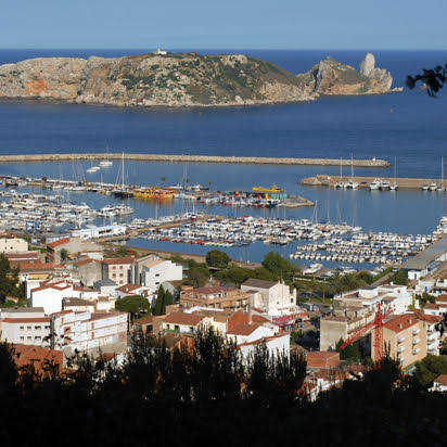 Guía de Puertos del Empordà: Navegación y Seguridad