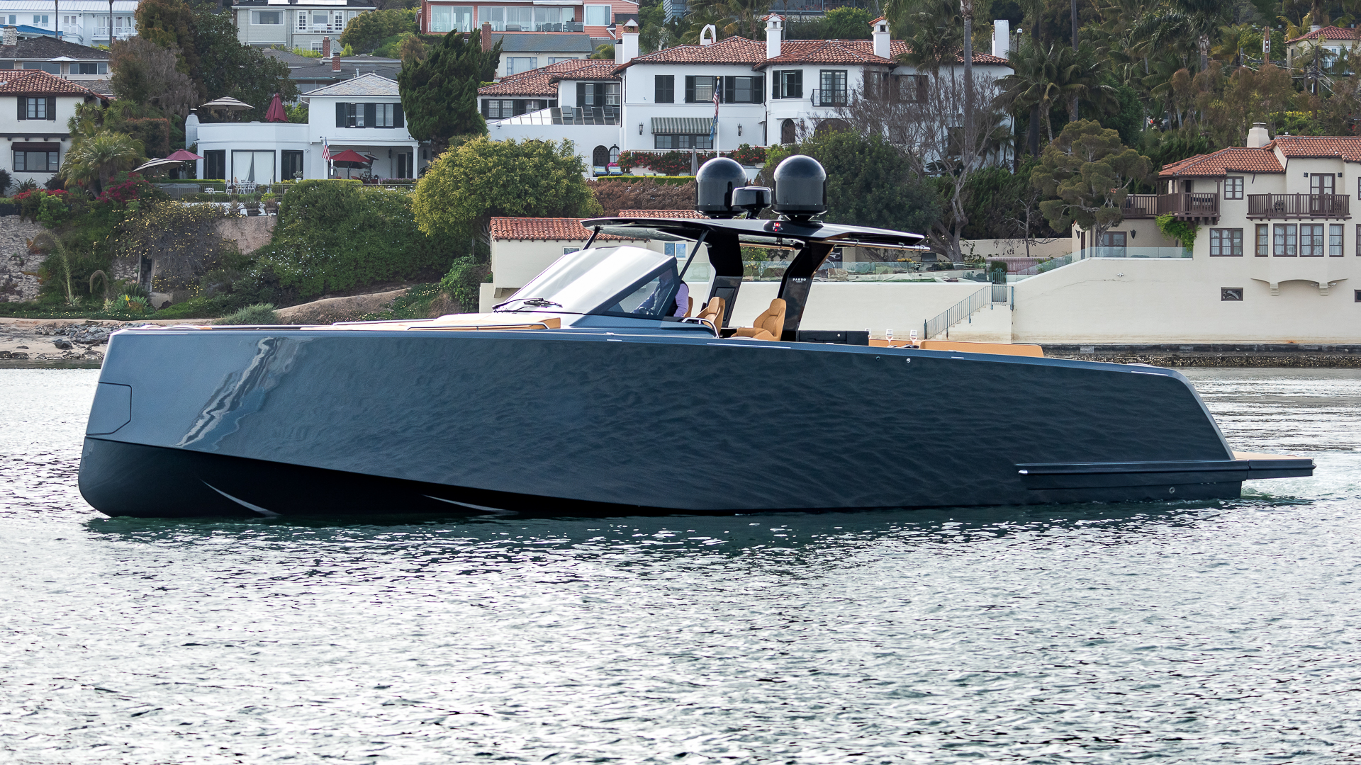 Pardo 50 perfil lateral